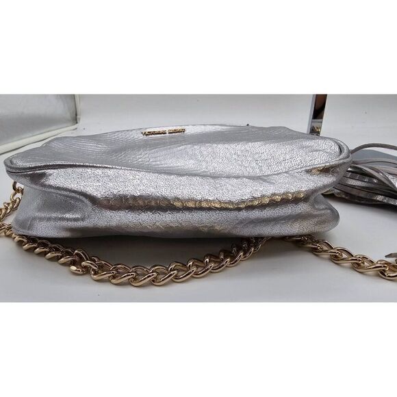 Victoria Secret Silver Faux Leather Crossbody Bag With Gold Chain & Fringe Tasse - Picture 6 of 6